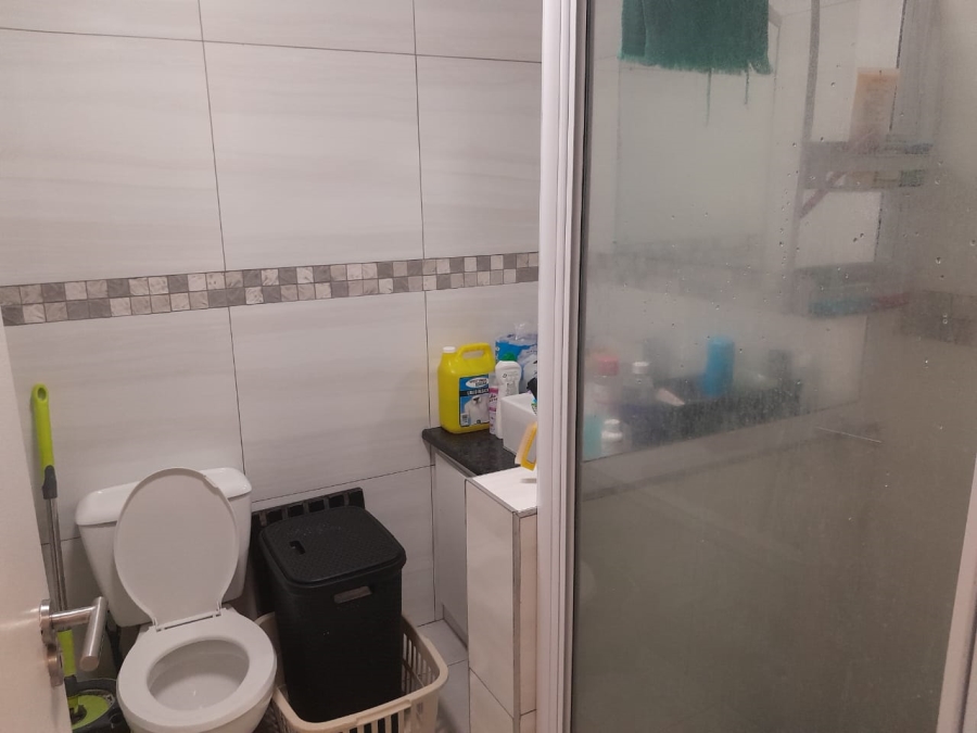 To Let 2 Bedroom Property for Rent in Morgenster Heights Western Cape